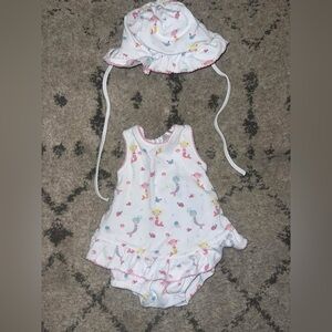 Kissy kissy romper & hat